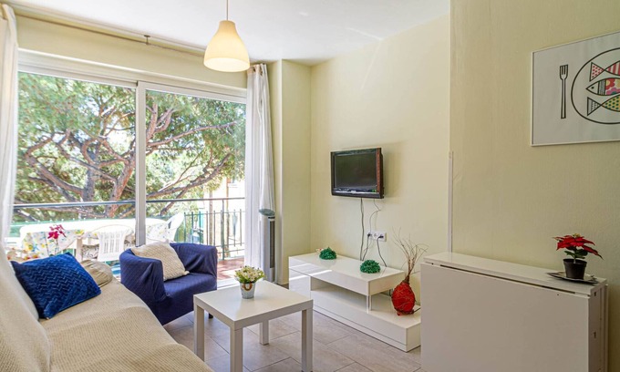 Cabrera de Mar Apartment | Apartment Cabrera Montserrat for 4