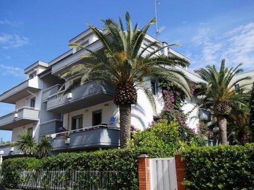 Porto d'Ascoli Apartment | Apartment Cala Luna-2 by Interhome