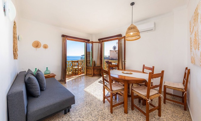Cala Figuera Apartment | Apartment 'Can Salas 2 Dormitorios C' with Sea View, Wi-Fi and Air Conditioning