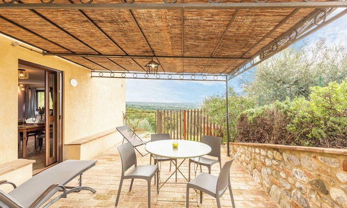 Citta della Pieve Apartment | Apartment 'Casina L'Ulivo' with Shared Pool, Private Terrace and Wi-Fi