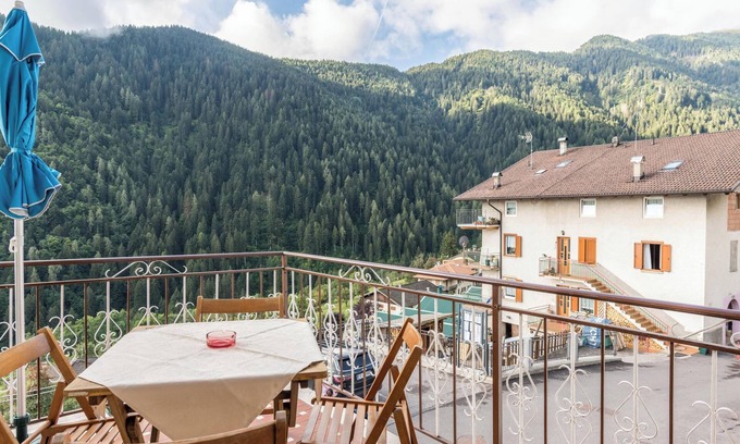 Fontana Nuova-Bevia Apartment | Apartment 'Casa Al Sole' with Mountain View, Balcony and Wi-Fi