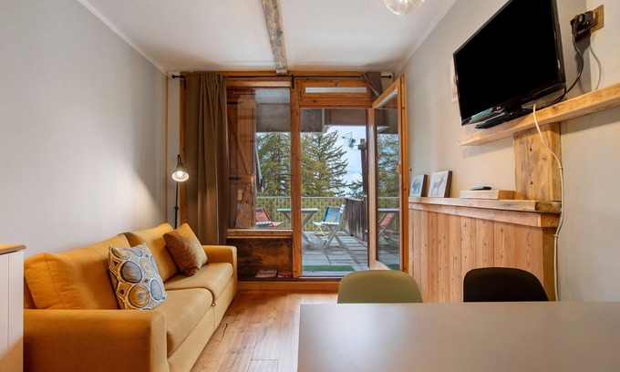 Gressan Apartment | Apartment 'Casa Andrea Vista Monte Bianco' with Mountain View, Balcony and Wi-Fi