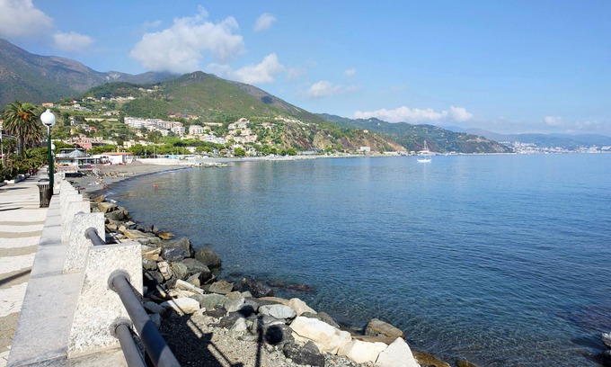Arenzano Apartment | Apartment "Casa Bisa - Arenzanohost" with Terrace