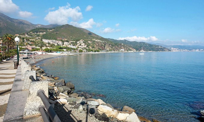 Arenzano Apartment | Apartment 'Casa Fiordaliso - Arenzanohost' with Air Conditioning