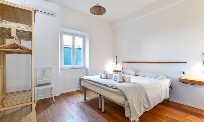 Seccheto Apartment | Apartment 'Casa Magnolia' with Garden and Wi-Fi