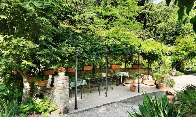 Cassinasco Apartment | Apartment 'CasaFiò Camino' with Shared Garden, Terrace & Wi-Fi