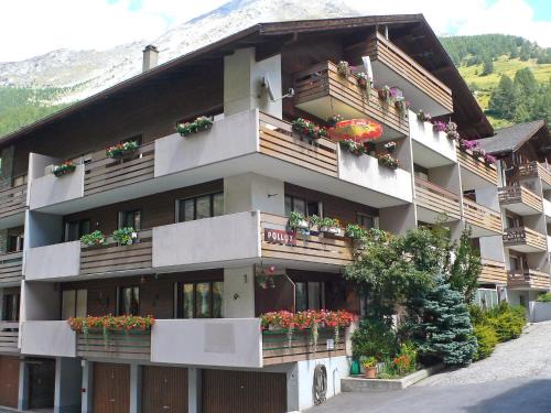 Taesch Apartment | Apartment Castor und Pollux-2 by Interhome