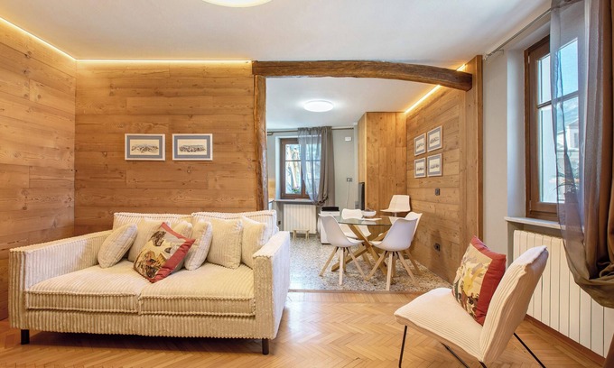 Aosta Apartment | Apartment 'Cathédrale' with Mountain View, Wi-Fi and Air Conditioning