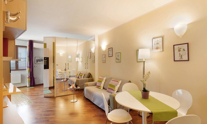 Salerno Apartment | Apartment "Central Apartment - Salerno" close to the Sea with Wi-Fi