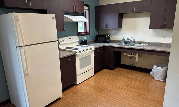 Plymouth Apartment | Apartment Centrally Located