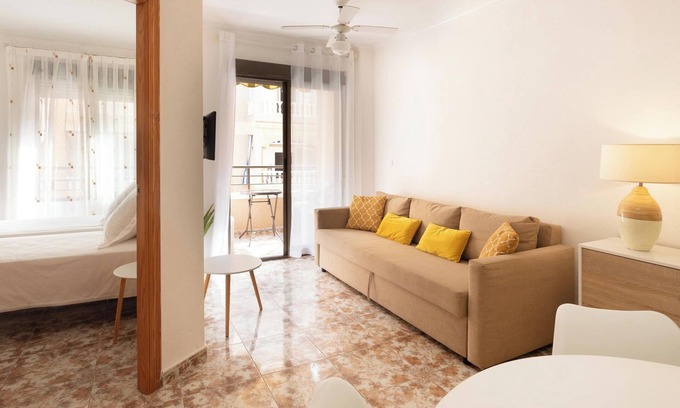 Torrevieja Apartment | Apartment Close to the Beach with Wi-Fi