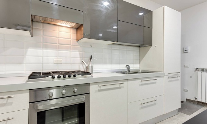 Empoli Apartment | Apartment 'Comfortable Flat In The Center' with Wi-Fi and Air Conditioning