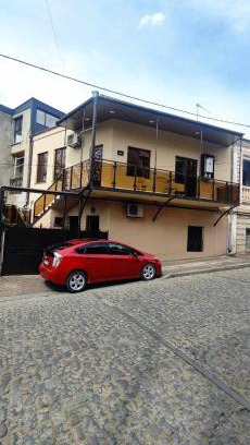Kutaisi Bed & Breakfast | Apartment Cozy House 1