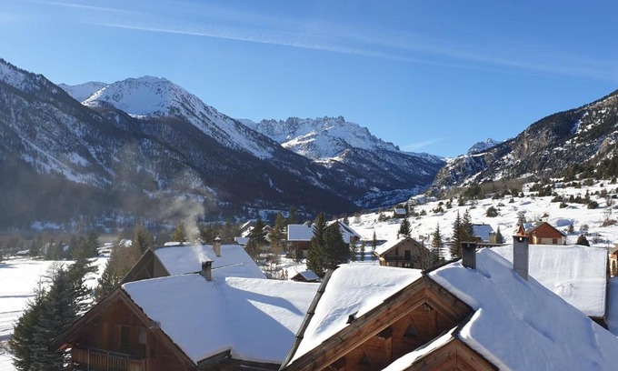 Nevache Apartment | Apartment Croix Carail - Completely renovated in Roubion