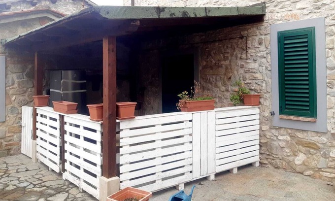 Cavallina Apartment | Apartment 'Da Manuela' with Private Garden and Air Conditioning
