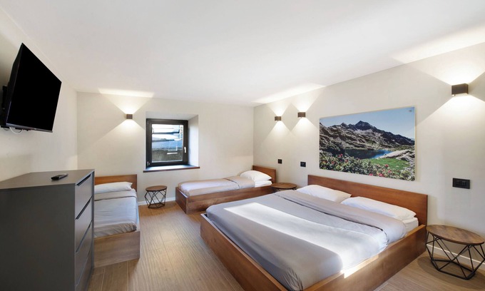 Pont-Saint-Martin Apartment | Apartment 'Da Primo - Alloggi Vacanze - Pt' with Mountain View, Wi-Fi and Air Conditioning