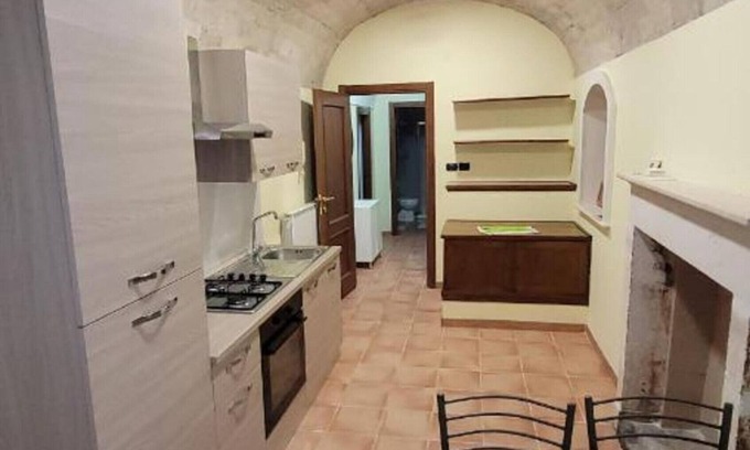 Sulmona Apartment | Apartment 'Dea Maja' with Balcony and Wi-Fi