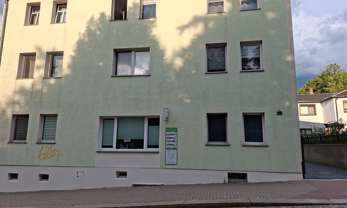 Radeberg Apartment | Apartment 'Deluxe' with Shared Terrace and Wi-Fi