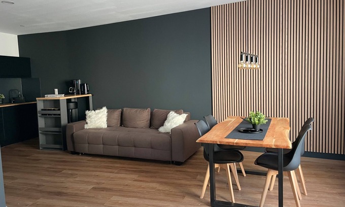Gossenheim Apartment | Apartment 'Demhouse' with Wi-Fi