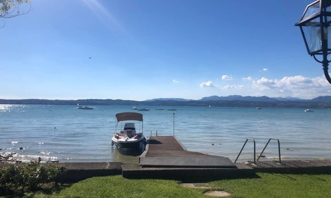 Sirmione Cottage | Apartment directly by the lake