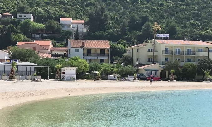 Klek Apartment | apartment, directly on the beach in Klek