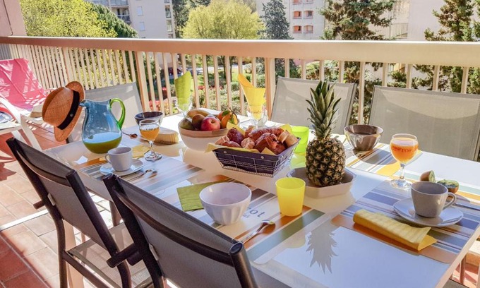 Sainte-Maxime Apartment | Apartment Domaine du Préconil-4 by Interhome