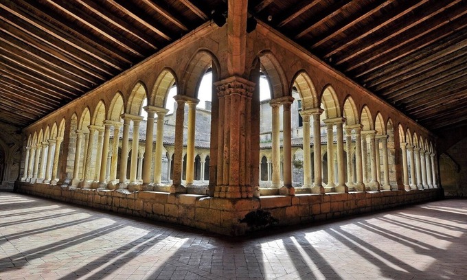 Saint-Emilion Condo | Apartment downtown Saint emilion