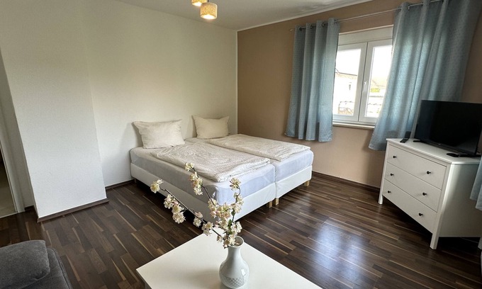 Koetz Apartment | Apartment "Dreams im Obergeschoss" with Private Terrace & Wi-Fi