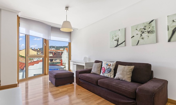 Santona Apartment | Apartment "Dúplex Santoña Juan de la Cosa" near the Beach with Wi-Fi & Terrace