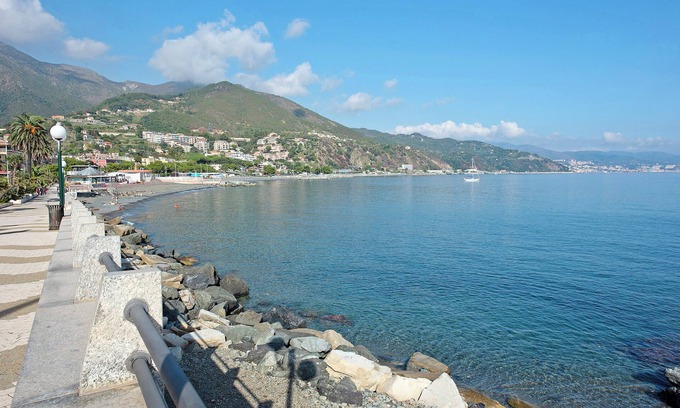 Arenzano Apartment | Apartment "Edo - Arenzanohost" with Sea View & Balconies
