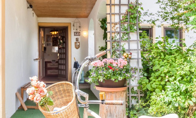 Farchant Apartment | Apartment "Enzian" with Mountain View, Garden & Wi-Fi
