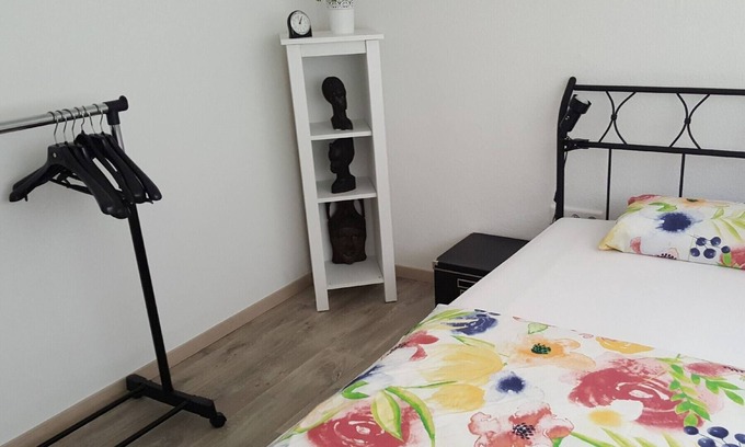 Velmede Apartment | Apartment 'Erdgeschoss, 50qm' with Shared Terrace and Wi-Fi