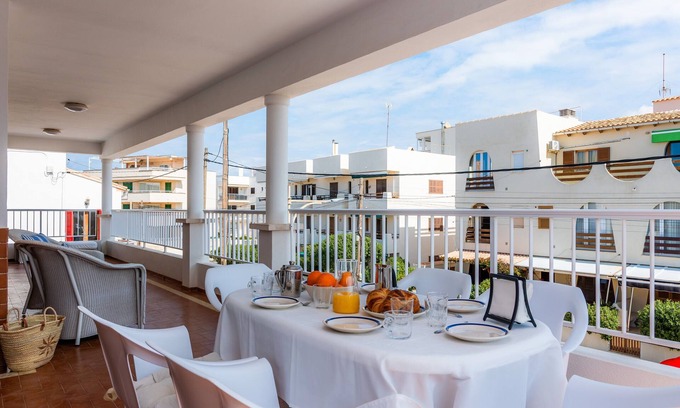 Colonia Sant Jordi Apartment | Apartment 'Apartamento Cabrera' with Private Terrace, Wi-Fi and Air Conditioning