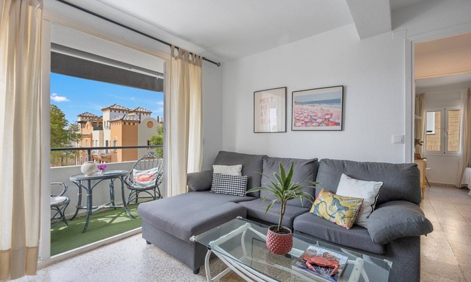 Sanlucar de Barrameda Apartment | Apartment 'Next To Piletas' with Sea Views, Private Balcony and Wi-Fi