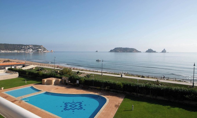 Els Griells Apartment | Apartment first line in Estartit (H39)