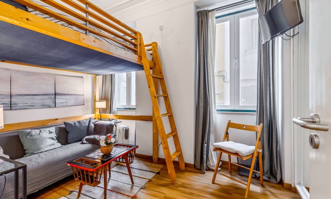 Misericordia Apartment | Apartment 'Escadinhas Da Santa' with Wi-Fi
