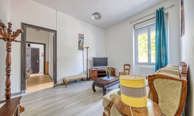 Lesparre-Medoc Apartment | Apartment 'Estuary ' with Terrace & Wi-Fi