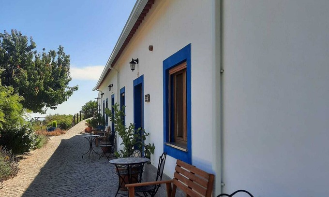 Barracao Apartment | Apartment "Estudio - Casa Oliveira" with Mountain View, Shared Pool & Wi-Fi