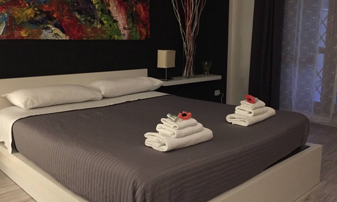 Saragozza-Porto Apartment | Apartment facing the station. Bologna Center.