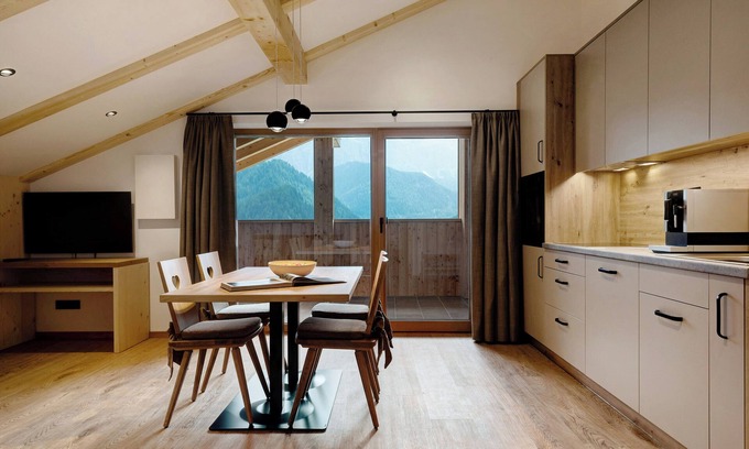 Daunei Apartment | Apartment 'Fën' with Mountain View, Shared Garden and Wi-Fi