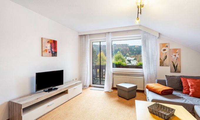 Stryck Apartment | Apartment 'Ferienwohnung 4' with Shared Garden, Balcony and Wi-Fi