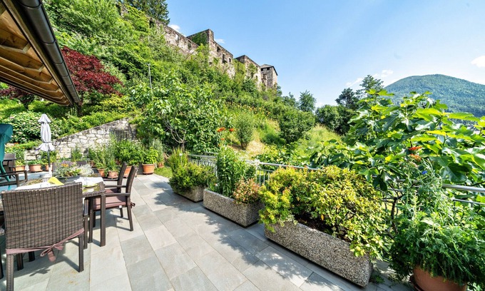 Vollan Apartment | Apartment "Ferienhof Turmwirt Pink Leidy" with Mountain View, Shared Pool & Wi-Fi