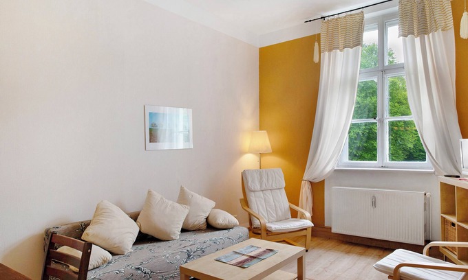 Krakow am See Apartment | Apartment 'Ferienwohnung 5' with Shared Terrace, Shared Garden