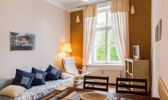 Krakow am See Apartment | Apartment 'Ferienwohnung 6' with Shared Terrace and Shared Garden