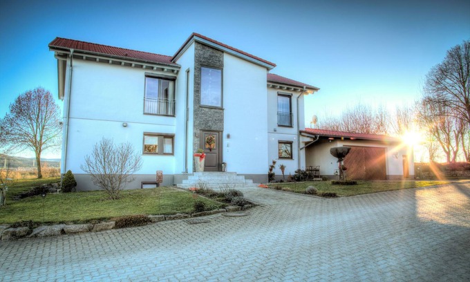 Dormettingen Apartment | Apartment 'Ferienwohnung Lindenhof' with Shared Garden, Balcony and Wi-Fi