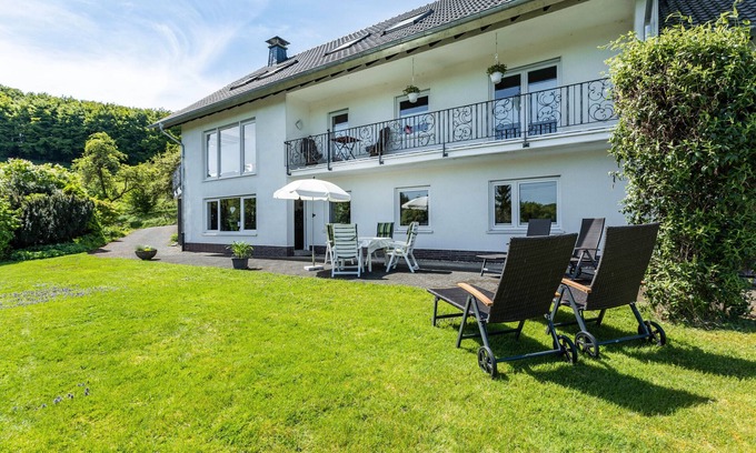 Meinerzhagen Apartment | Apartment 'Ferienwohnung, 109qm' with Private Terrace and Private Garden