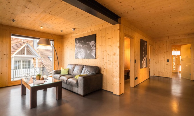 Auggen Apartment | Apartment 'Ferienwohnung Spätburgunder' with Shared Pool, Shared Garden and Wi-Fi