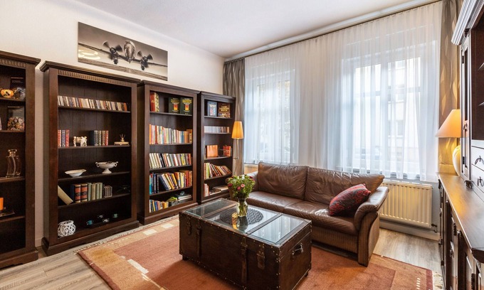 Dessau-Rosslau Apartment | Apartment 'Fewo Am Georgengarten - Wohnung 2' with Shared Terrace and Wi-Fi