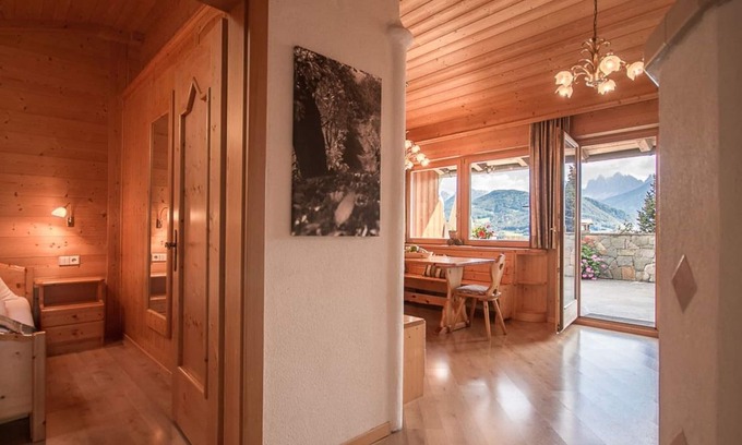 Feldthurns Apartment | Apartment for 2-4 people with a large terrace and sauna as well as a tiled stove