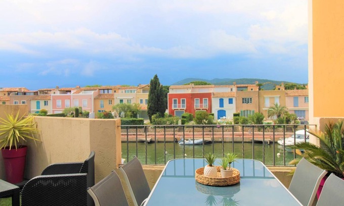 Port Cogolin Apartment | Apartment for 4 people with a pool and views of La Giscle, located in Port Cogolin